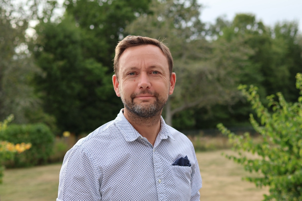 Tobias Hammarstrand utomhus en sommardag